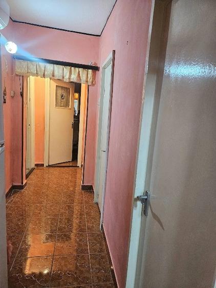 Apartament cu 3 camere decomandat în Valea Rosie