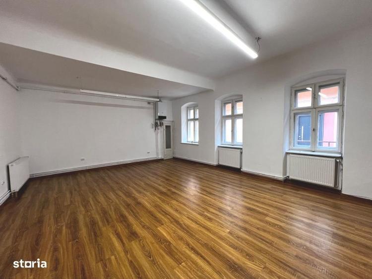 Spațiu comercial, de 60 mp, în Central