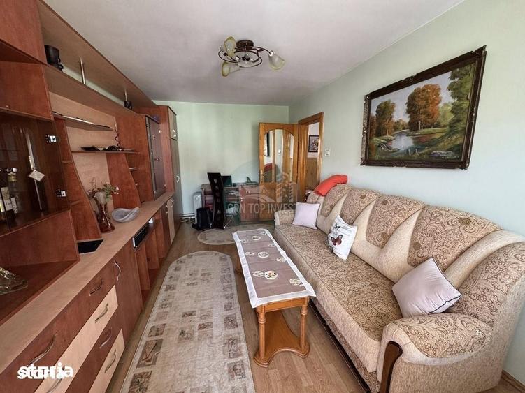 Apartament cu 3 camere decomandat în Valea Aurie