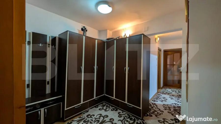 Apartament cu 3 camere decomandat în Micro 4