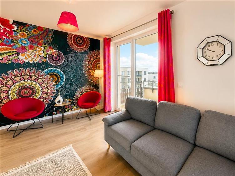 Apartament cu 2 camere decomandat, mobilat în Tractorul