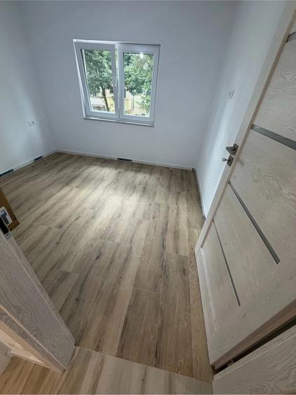 Apartament cu 3 camere decomandat, mobilat în Dâmbovița