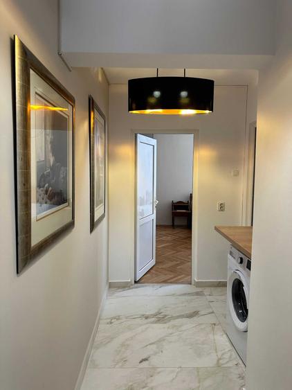 Apartament cu 2 camere decomandat în Polivalentă