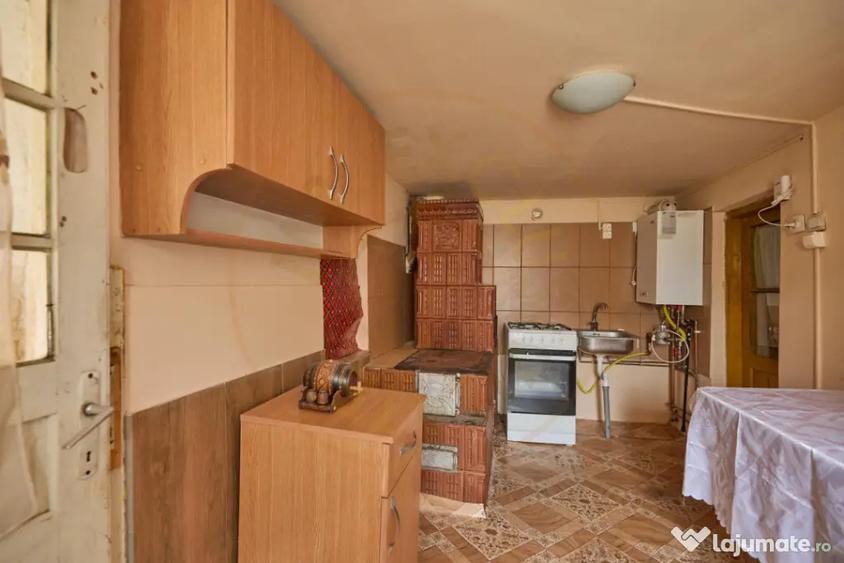 Casă cu 3 camere cu Teren 831 Mp în Central