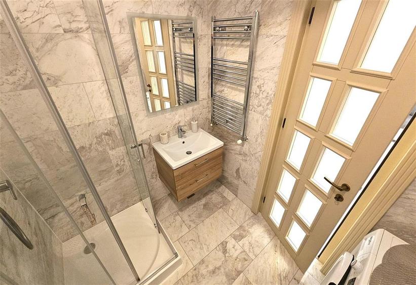 Apartament cu 2 camere semidecomandat, mobilat în Copou