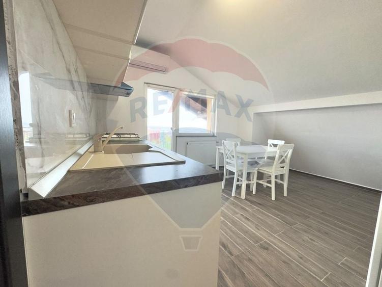 Apartament cu 3 camere de vânzare - 1
