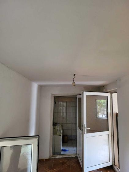 Casă cu 2 camere cu Teren 920 Mp în Periș