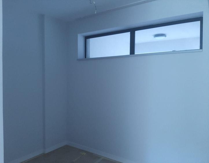 Apartament cu 5 camere decomandat în Dămăroaia