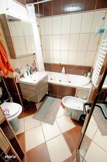 Apartament cu 3 camere decomandat, mobilat în Port