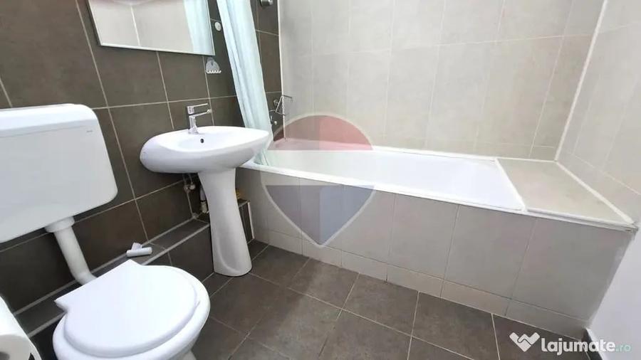 Apartament cu 2 camere decomandat în Bucur Obor
