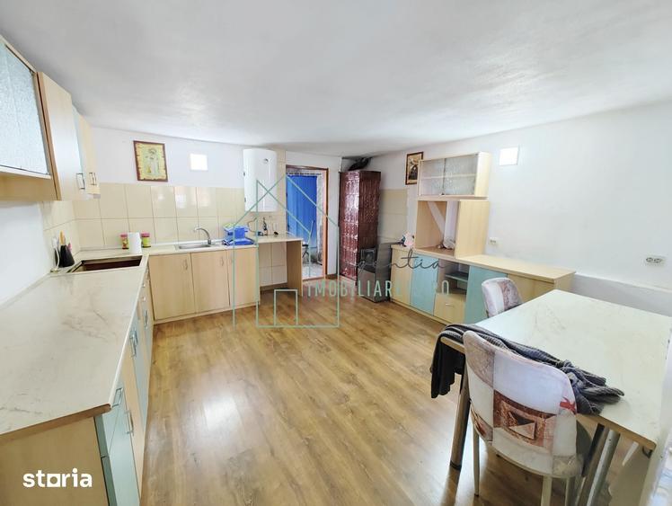 Casă cu 4 camere cu Teren 1277 Mp în Cut