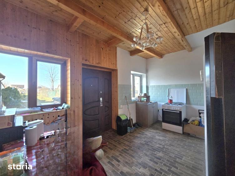 Casă cu 4 camere cu Teren 451 Mp în Cazasu