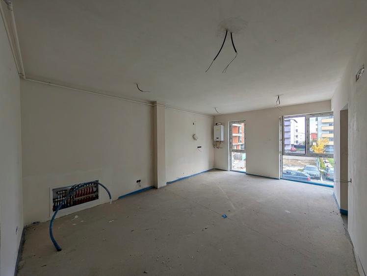 Apartament cu 2 camere semidecomandat în Florești