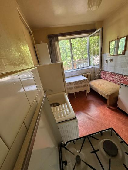 Apartament cu 2 camere semidecomandat în Calea Galați