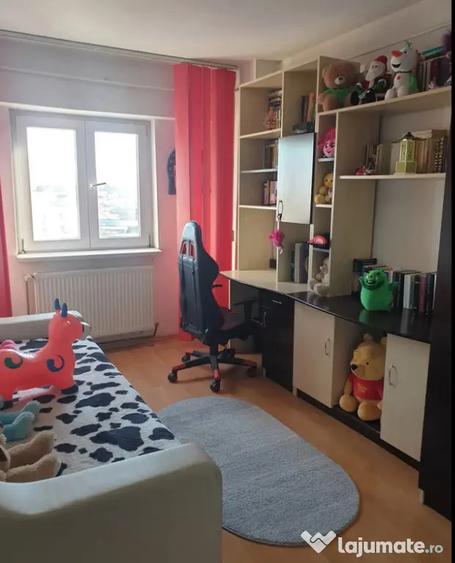 Apartament cu 3 camere decomandat, mobilat în Astra