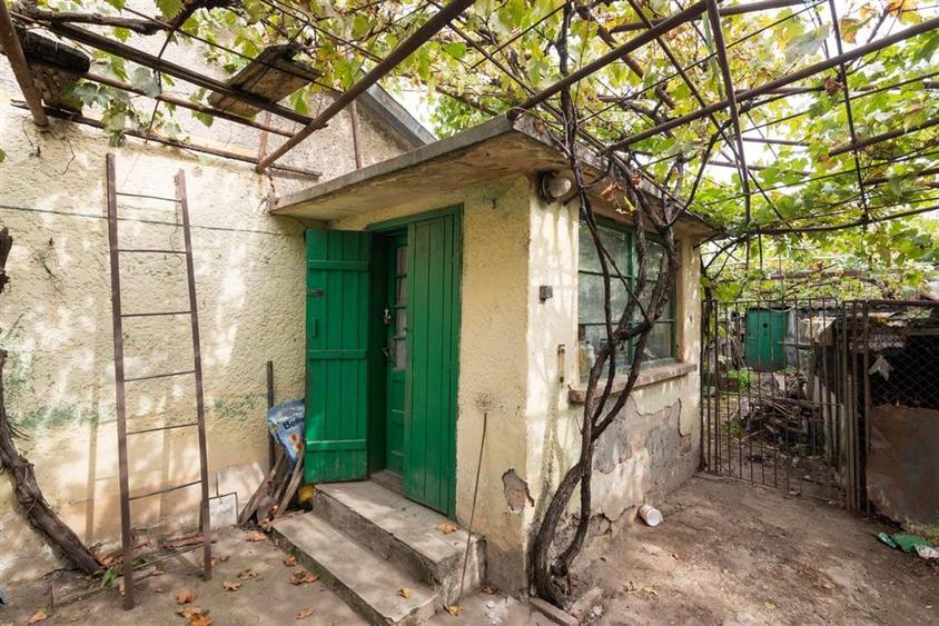 Casă individuală cu 2 camere cu Teren 704 Mp în Episcopia Bihorului