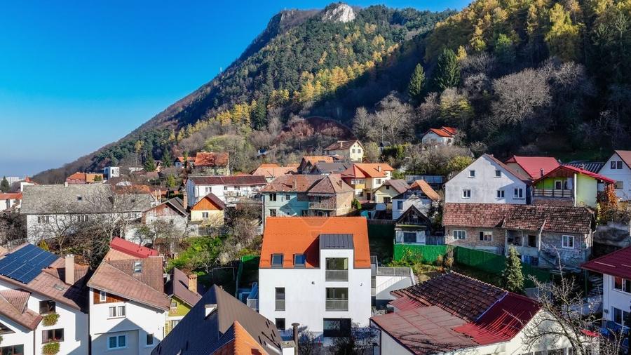 Casă individuală cu 6 camere cu Teren 601 Mp în Centrul Istoric