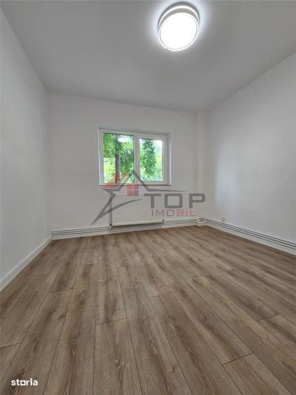 Apartament cu 3 camere decomandat în Dacia