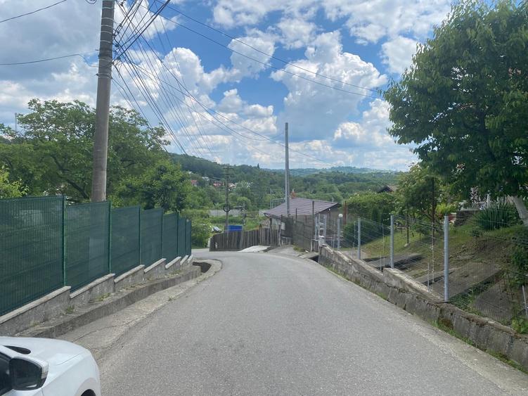 Casă individuală cu 2 camere cu Teren 867 Mp în Poiana Câmpina