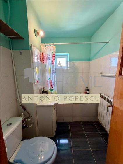 Apartament cu 4 camere decomandat în Malu Roșu