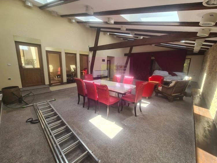 Casă cu 6 camere cu Teren 552 Mp în Cioplea