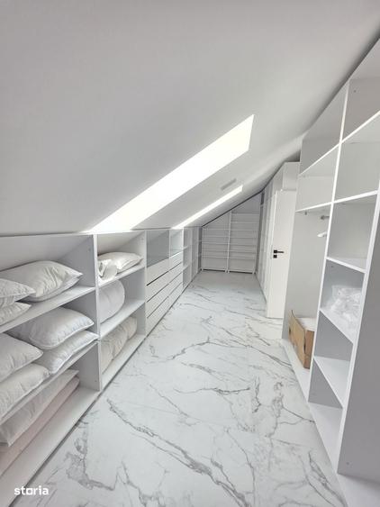 Casă cu 4 camere cu Teren 1200 Mp în Central