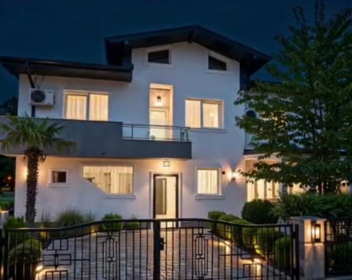 Casă cu 4 camere cu Teren 200 Mp în Rahova