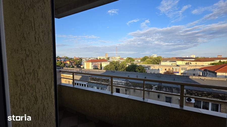 Apartament cu 4 camere decomandat în Complex Studențesc