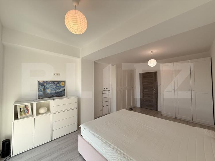Apartament cu 3 camere decomandat, mobilat în Siloz