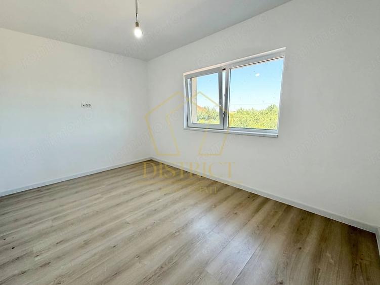 Casă cu 5 camere cu Teren 470 Mp în Ghiroda