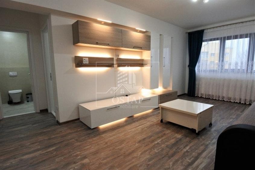 Apartament cu 2 camere decomandat, mobilat în Central