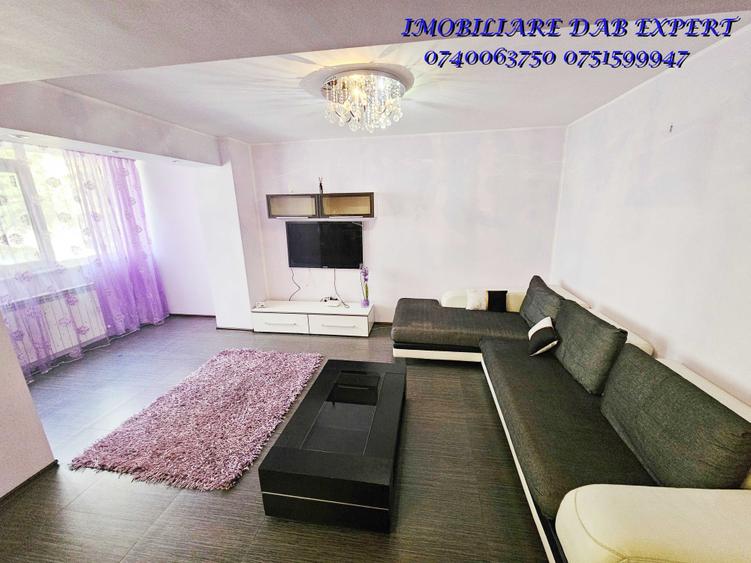 Apartament cu 3 camere decomandat în Micro 21