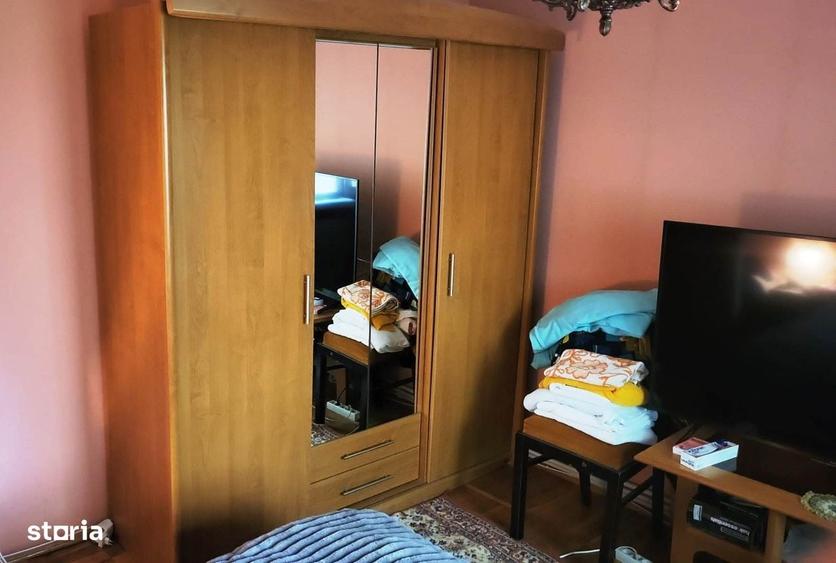 Apartament cu 3 camere decomandat în Micro 3