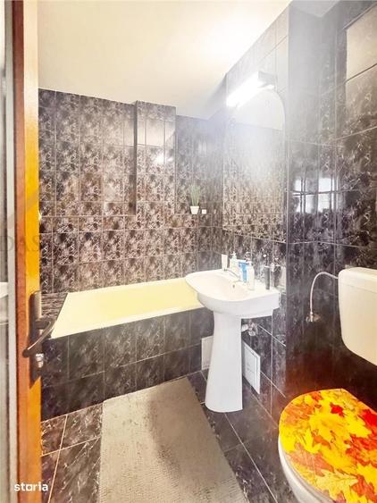 Apartament cu 4 camere decomandat în Central
