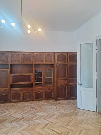 Casă cu 4 camere în Gruia