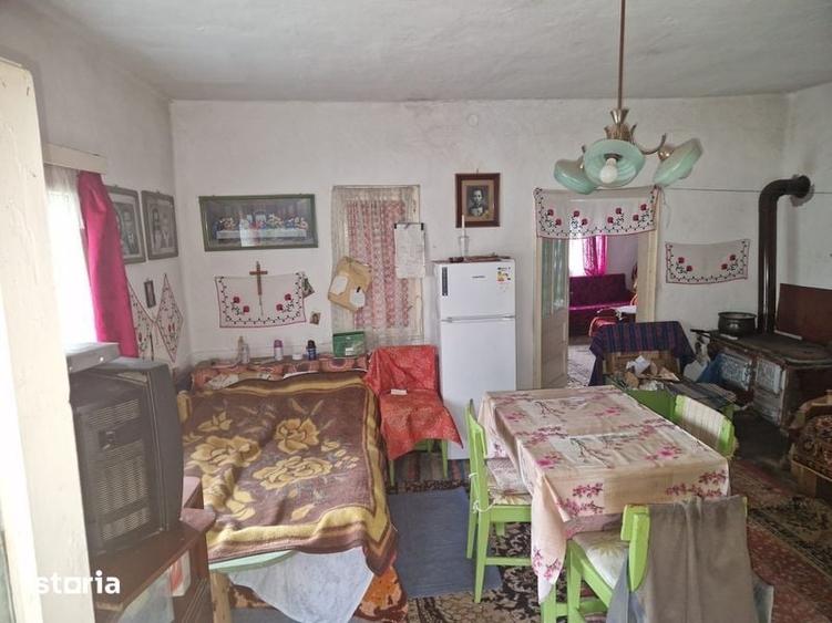 Casă cu 2 camere cu Teren 80 Mp în Corbu