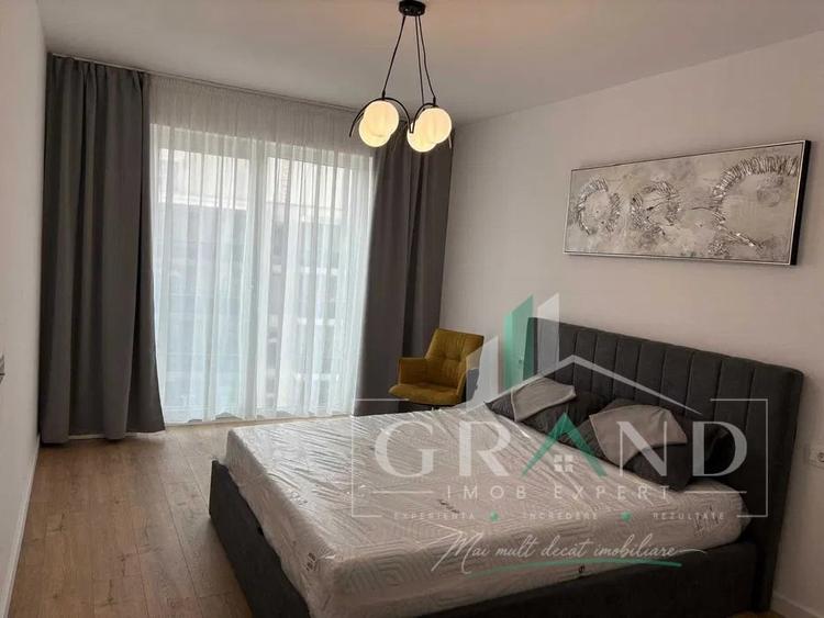 Apartament cu 2 camere semidecomandat, mobilat în Iris