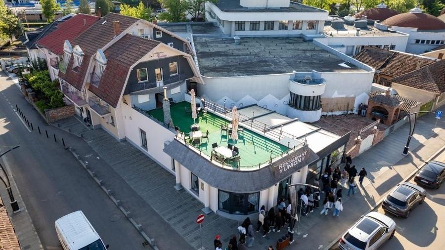 Vindem Restaurant si Pensiune in centrul statiunii Baile Felix Afacere la cheie - 7