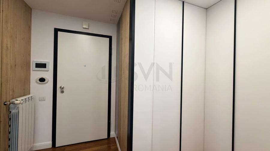 Apartament cu 3 camere semidecomandat, mobilat în Băneasa