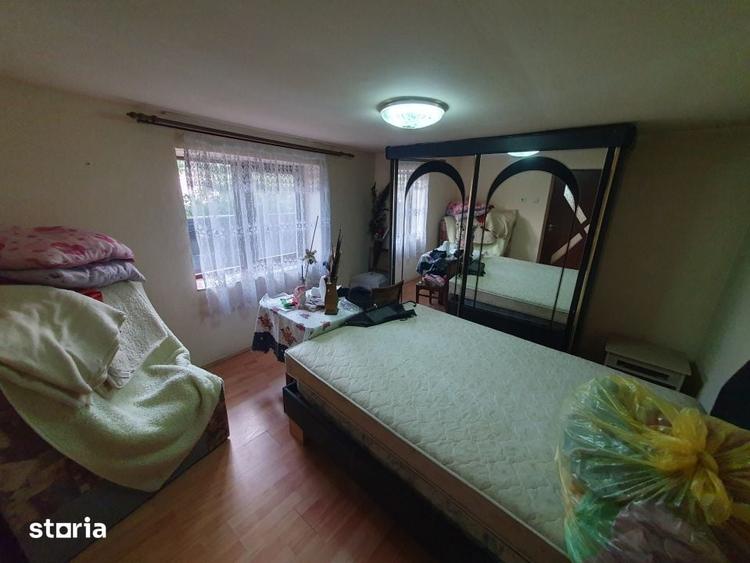 Casă cu 6 camere cu Teren 1200 Mp în Central