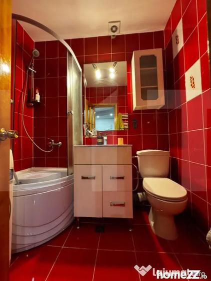 Apartament cu 4 camere decomandat, mobilat în Central