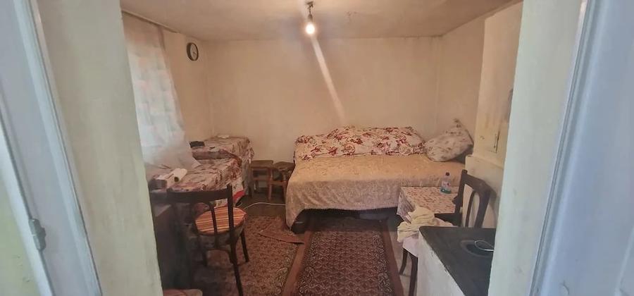 Casă cu 4 camere cu Teren 1800 Mp în Exterior Vest