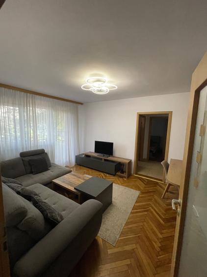 Apartament cu 2 camere decomandat în Medicină