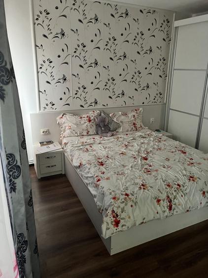Garsonieră decomandată în