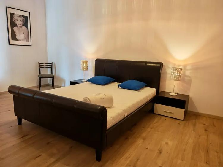 Apartament cu 3 camere decomandat, mobilat în Barbu Văcărescu