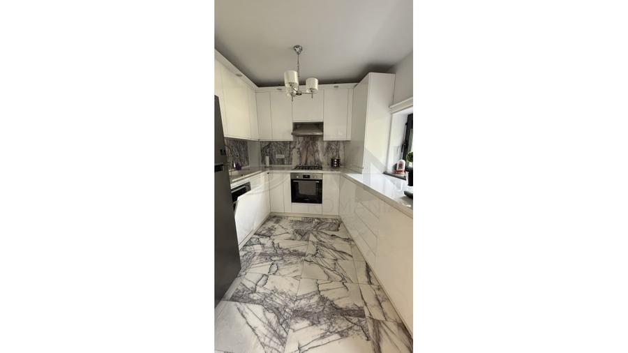 Apartament cu 2 camere decomandat, mobilat în Sisești