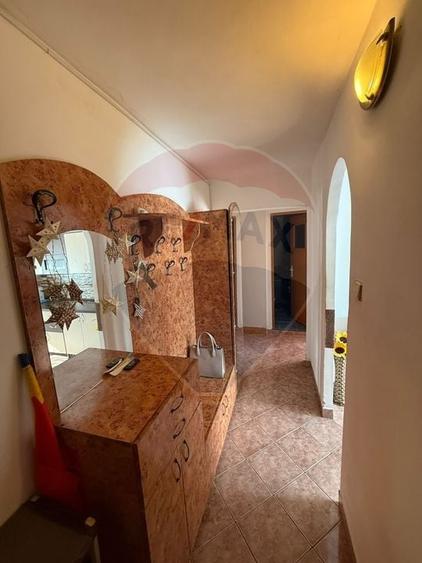 Apartament cu 2 camere decomandat în Hotvon