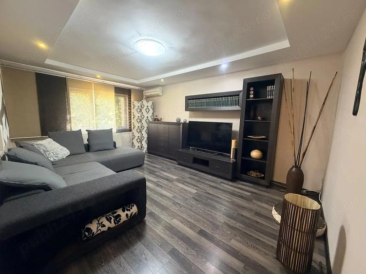 Apartament cu 3 camere decomandat în Soarelui