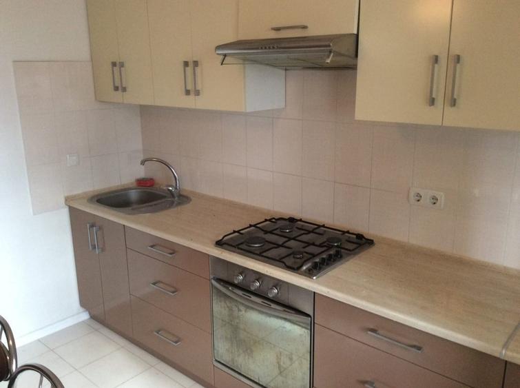 Garsonieră decomandată în Complex Studențesc