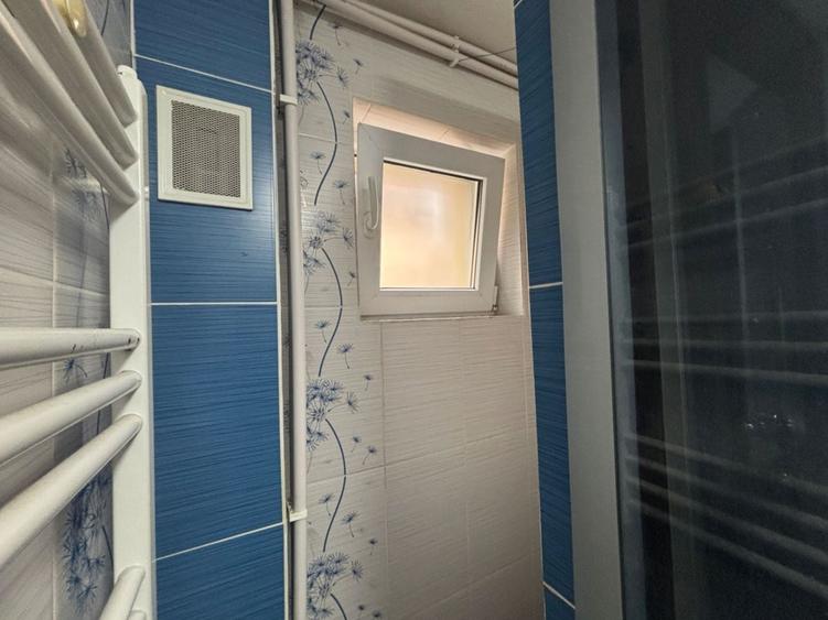 Apartament cu 3 camere semidecomandat, mobilat în George Enescu